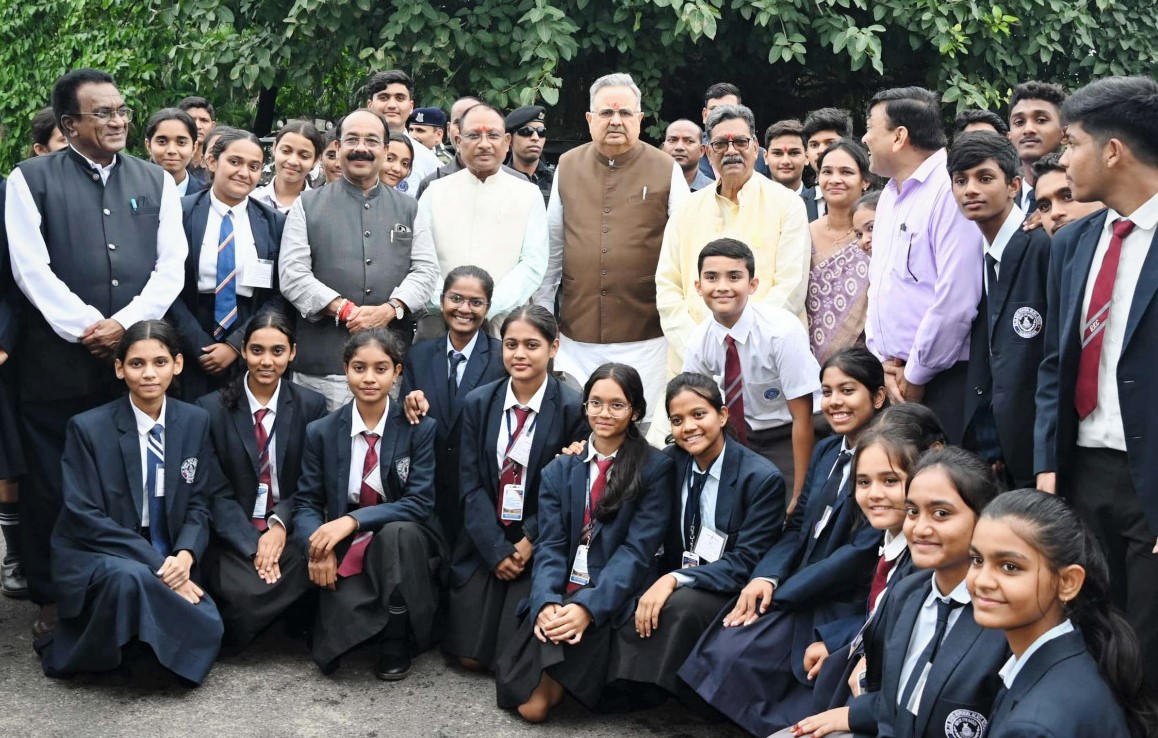 Students of Royal Kids Convent School met Chief Minister Vishnu Dev Sai in the Legislative Assembly