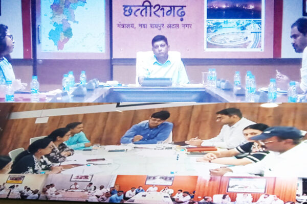 The Chief Secretary held a video conferencing meeting with the Divisional Commissioners and Collectors of the state