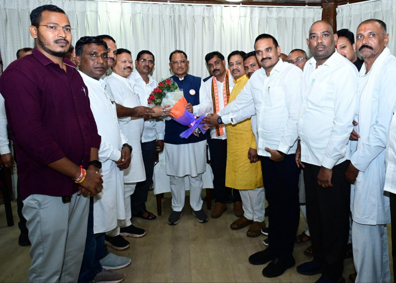 A delegation of Chandranohu Kurmi Kshatriya Samaj met the Chief Minister