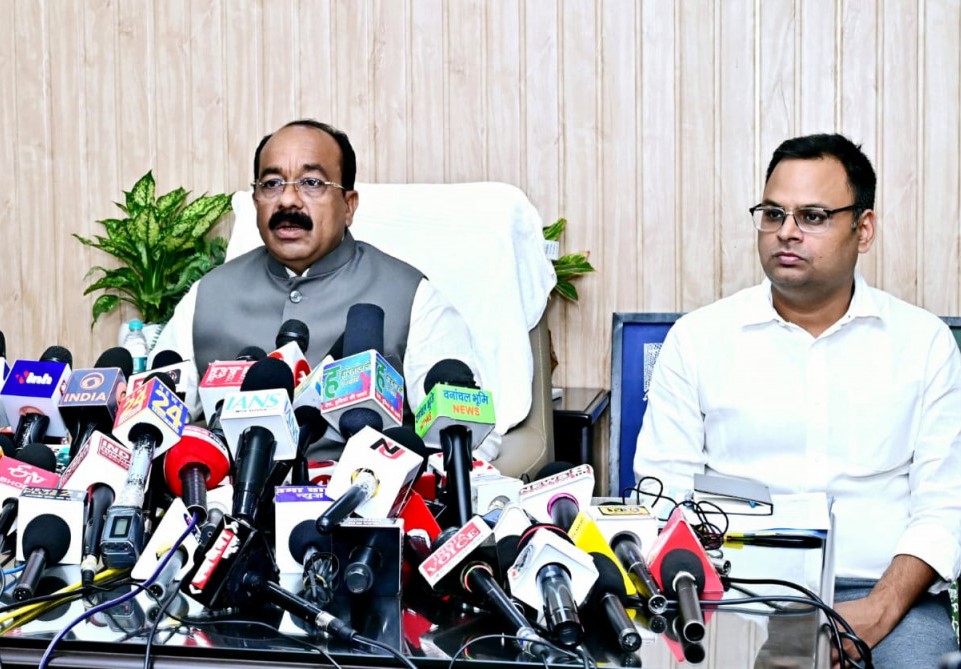 Deputy Chief Minister Arun Saw gave information about the works of the Urban Administration Department in a press conference