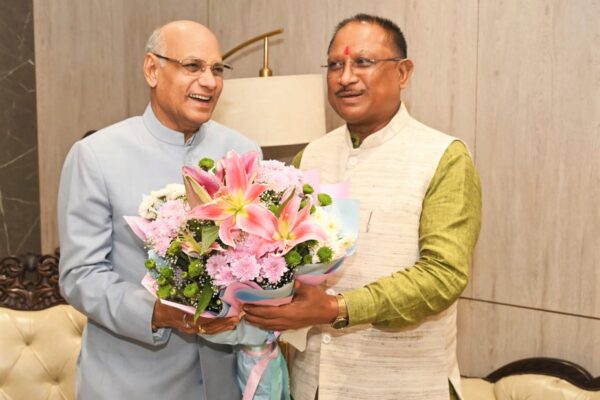 Chief Minister congratulated former Governor of Maharashtra Shri Bais on his birthday