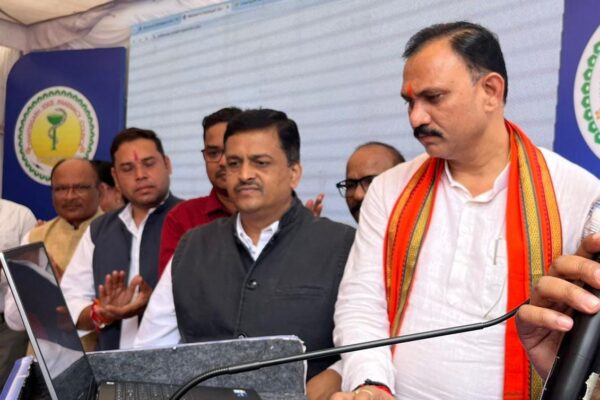 Health Minister Shyam Bihari Jaiswal inaugurated the online registration facility of Pharmacy Council