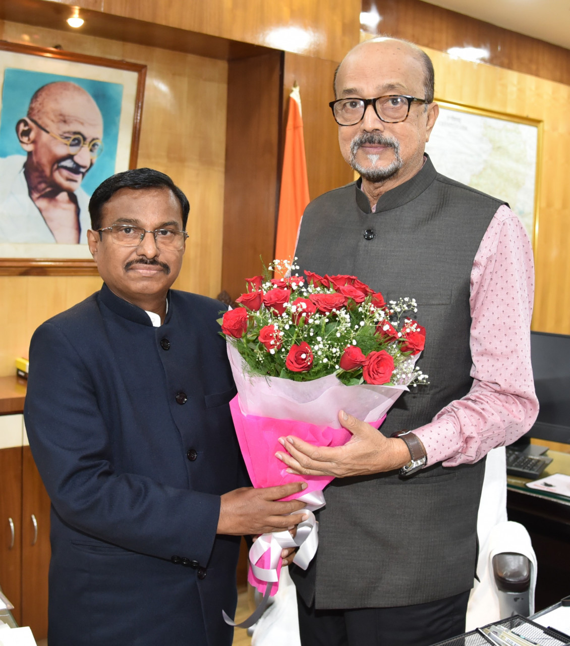 Raipur and Bilaspur commissioners made a courtesy call on the Governor