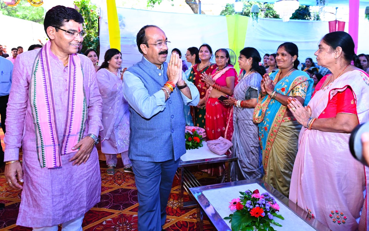 Deputy Chief Minister Arun Saw attended the Teej Milan program at the residence of Revenue Minister Tankaram Verma