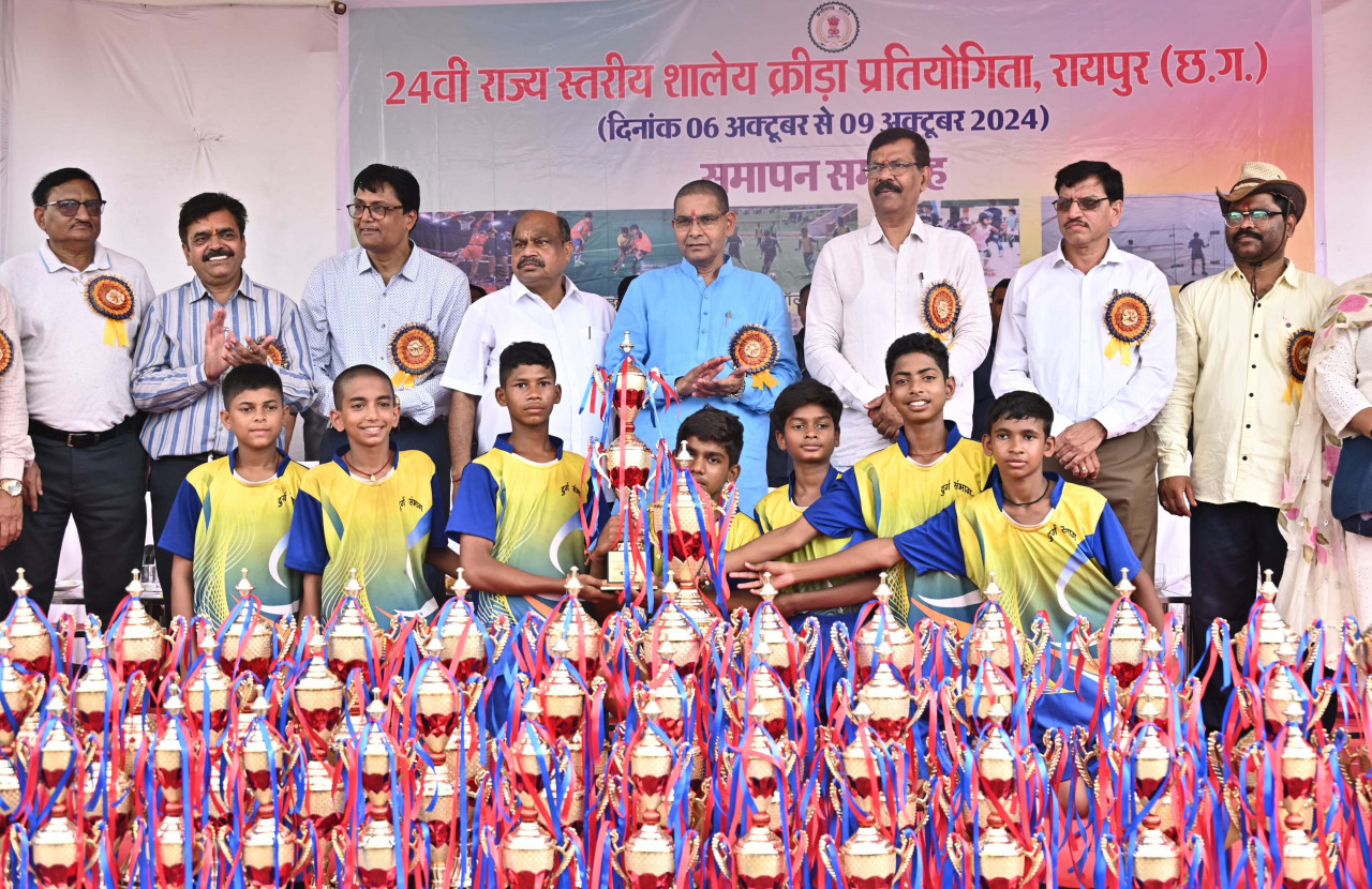 About 1790 players and 300 coaches from five divisions of the state participated