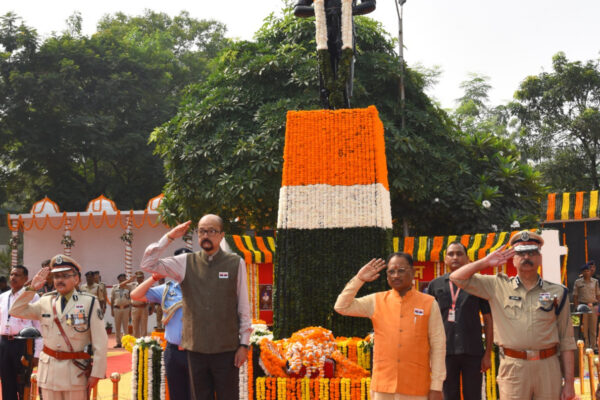 Governor and Chief Minister participated in Police Memorial Day Parade