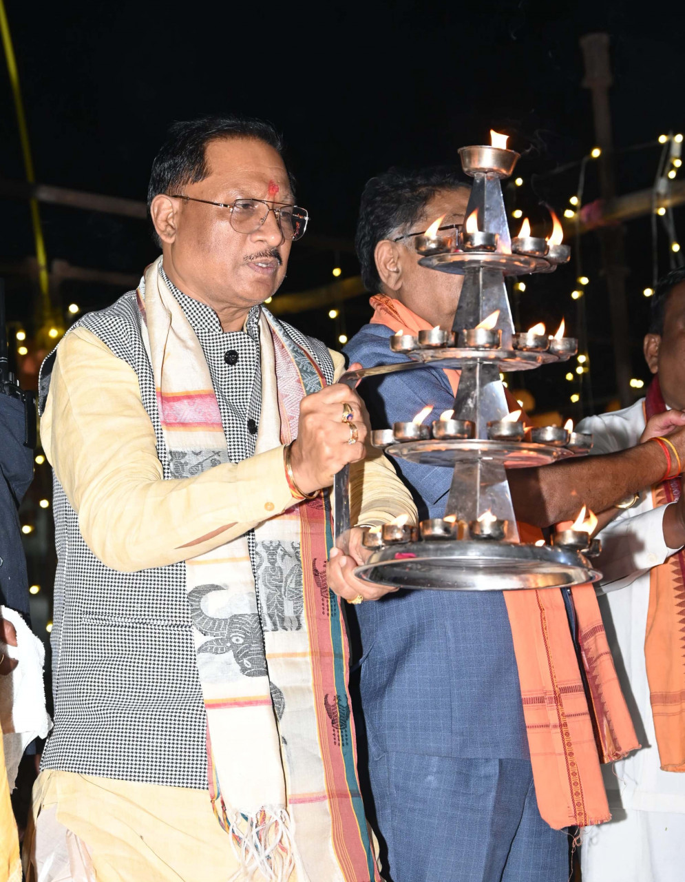 Chief Minister attended Maa Mahananda Chitrotpala Ganga Mahanadi Mahaarati Mahotsav-2024, inaugurated Ganga Aarti Darhaghat