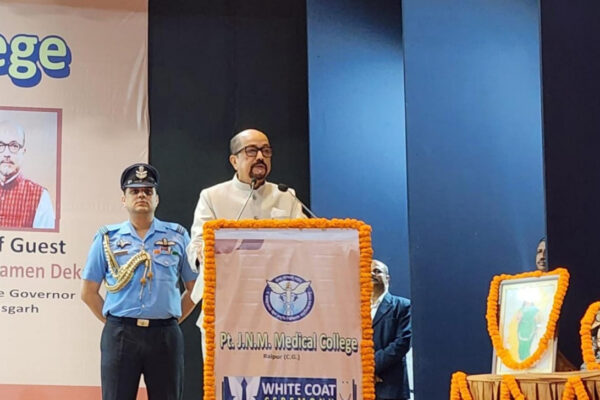 On the occasion of White Coat Ceremony, newly admitted medical students took oath of medical code of conduct